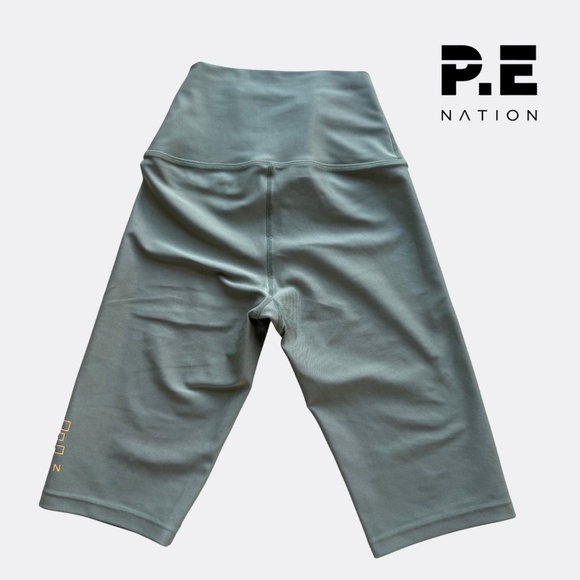 P.E Nation Women’s Green Workout Stretch Shorts – Size XS – Excellent Condition - Picture 2 of 5